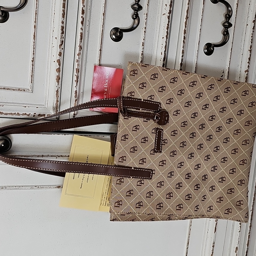 Dooney & Bourke Tote